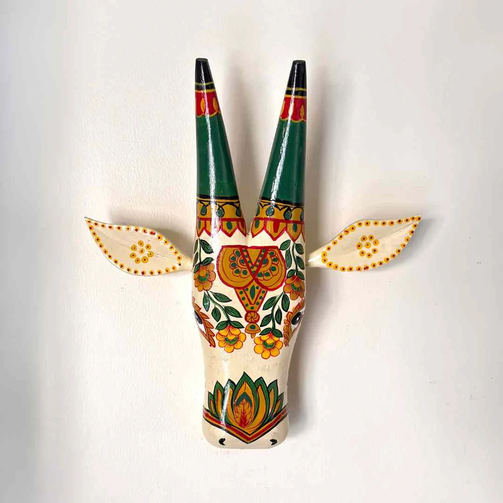 Atrangi_Wooden_Cow_Wall_Decor_White_2_1c8b553a-33ac-46ac-b769-1862764b73d9